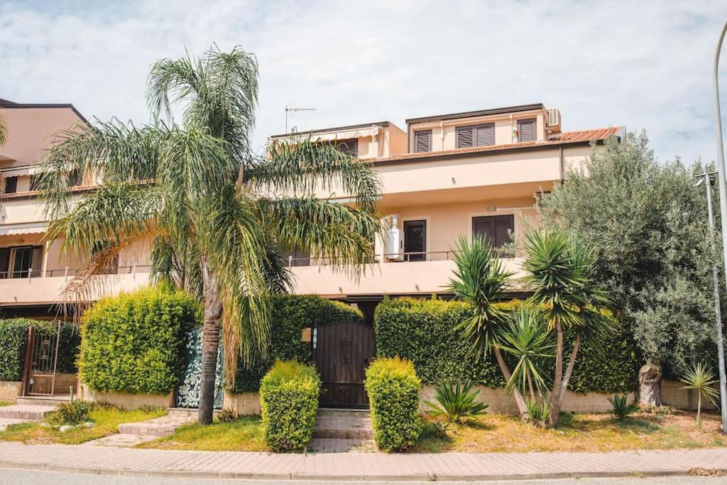 Artemide Apartment Montepaone Lido Exterior photo